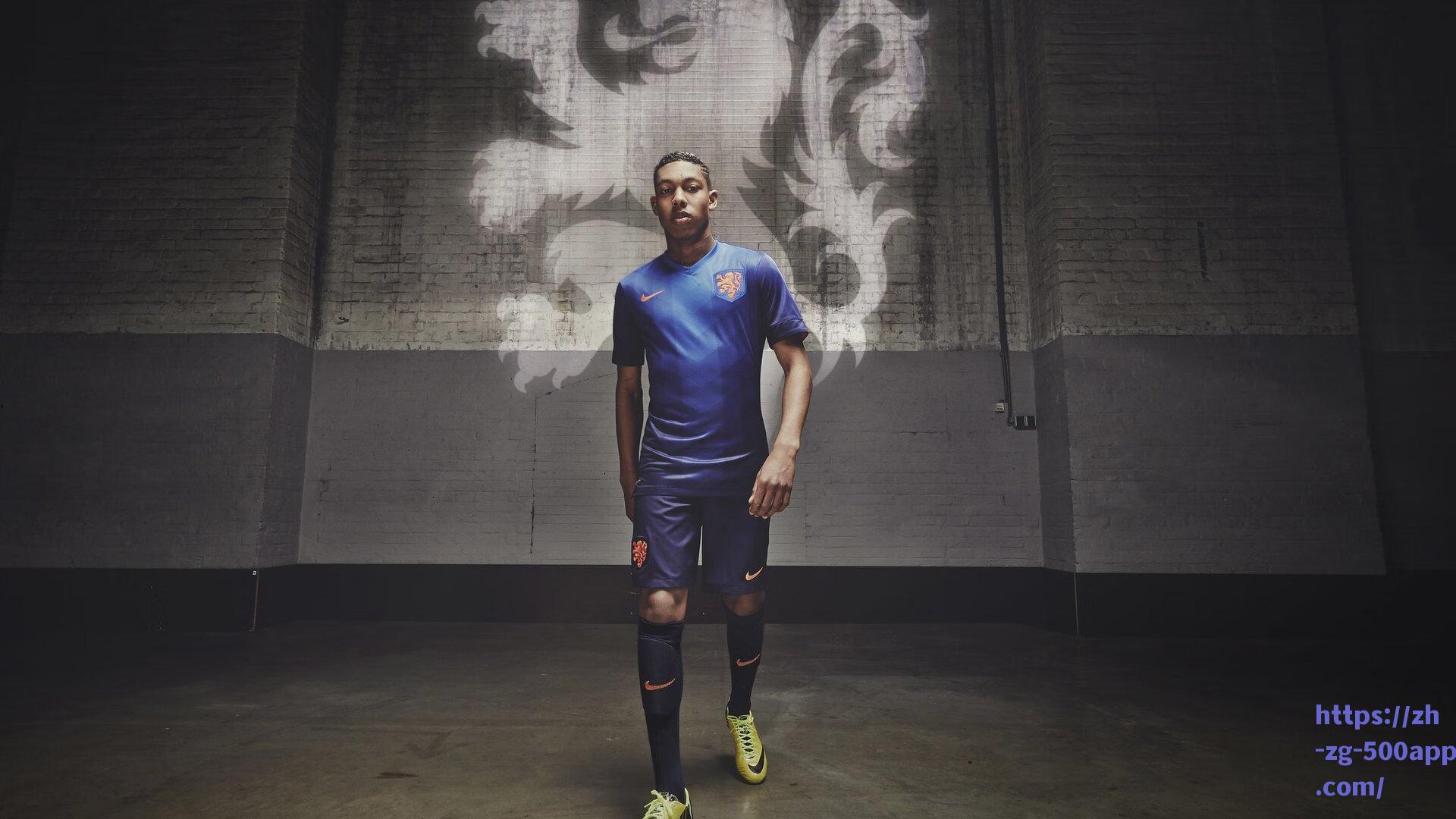 英超焦点战，利物浦三度中框憾平埃弗顿，红军争冠之路再遇波折