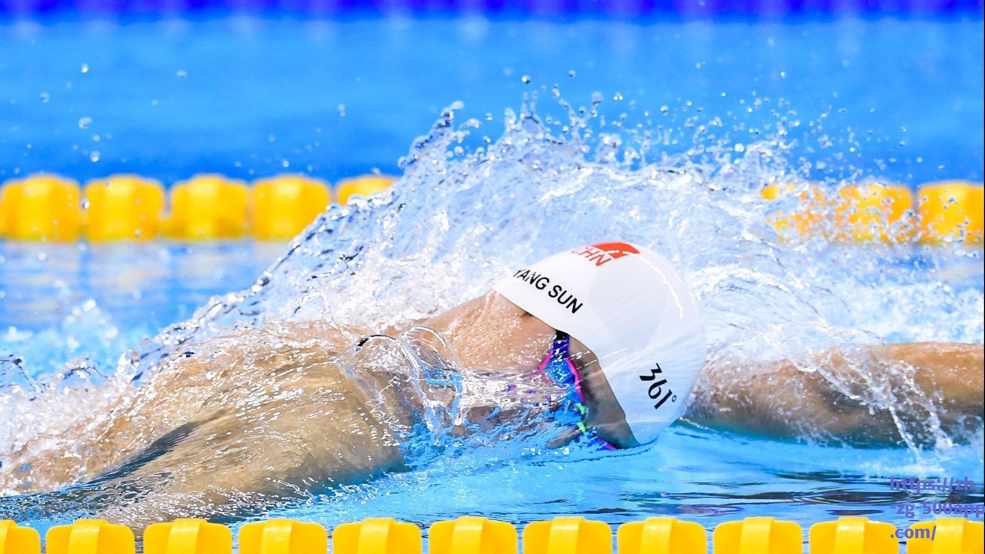 半场战报，伊尔迪兹双响闪耀，尤文2-1领先卡利亚里，弗拉霍维奇伤退引担忧